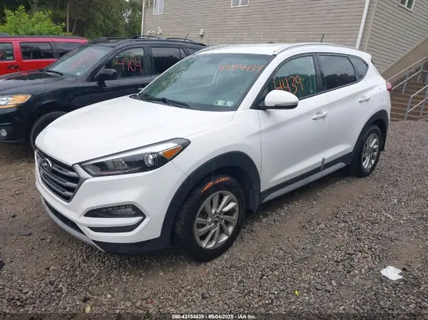 KM8J3CA28HU351428 2017 HYUNDAI TUCSON - Image 2