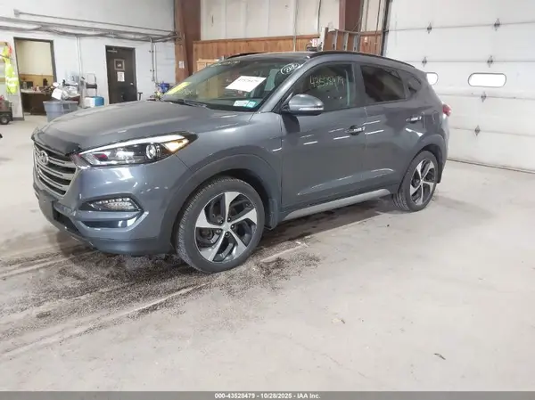 KM8J3CA28HU360100 2017 HYUNDAI TUCSON - Image 2