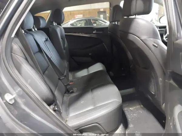 KM8J3CA28HU360100 2017 HYUNDAI TUCSON - Image 8