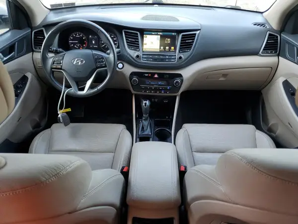 KM8J3CA28HU381397 2017 HYUNDAI TUCSON - Image 8