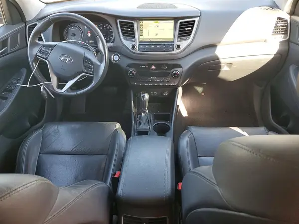 KM8J3CA28HU384820 2017 HYUNDAI TUCSON - Image 8
