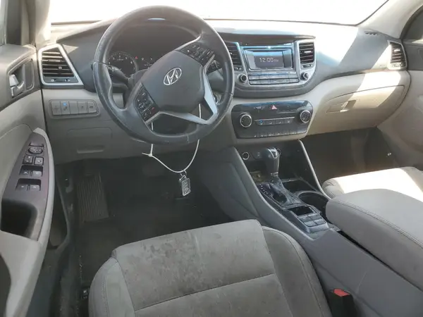 KM8J3CA28HU386339 2017 HYUNDAI TUCSON - Image 8