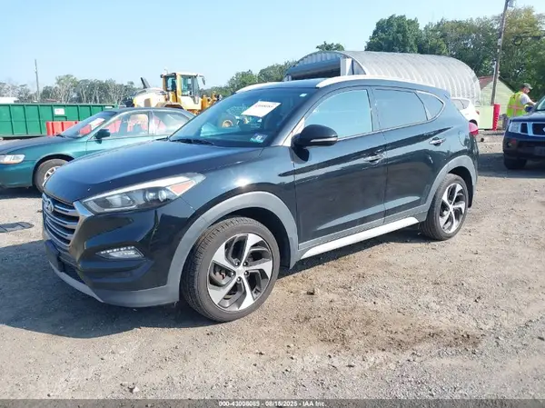 KM8J3CA28HU386549 2017 HYUNDAI TUCSON - Image 2