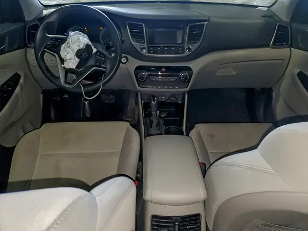 KM8J3CA28HU388852 2017 HYUNDAI TUCSON - Image 8