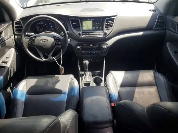 KM8J3CA28HU393517 2017 HYUNDAI TUCSON - Image 8