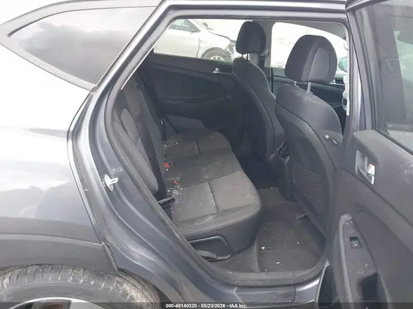 KM8J3CA28HU401423 2017 HYUNDAI TUCSON - Image 8