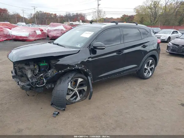 KM8J3CA28HU403950 2017 HYUNDAI TUCSON - Image 2