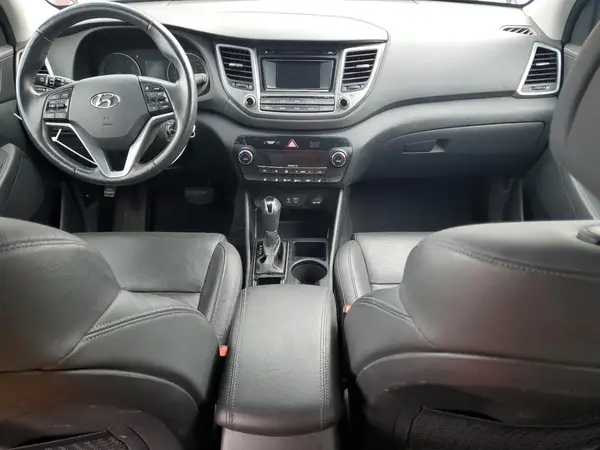 KM8J3CA28HU409375 2017 HYUNDAI TUCSON - Image 8