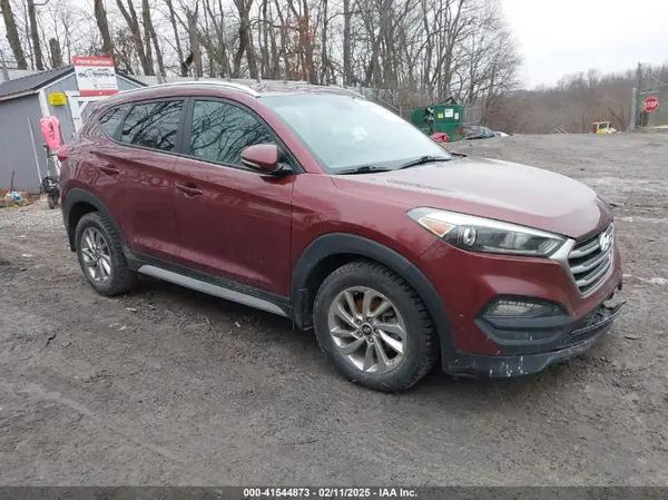 KM8J3CA28HU420134 2017 HYUNDAI TUCSON - Image 1