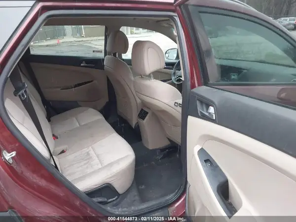 KM8J3CA28HU420134 2017 HYUNDAI TUCSON - Image 8