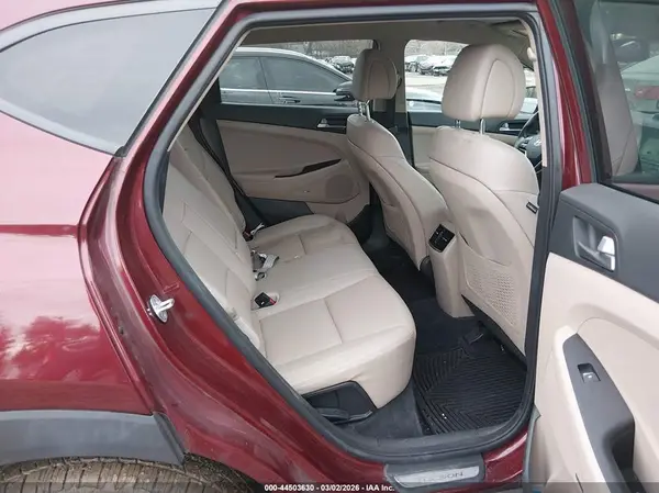 KM8J3CA28HU431537 2017 HYUNDAI TUCSON - Image 8