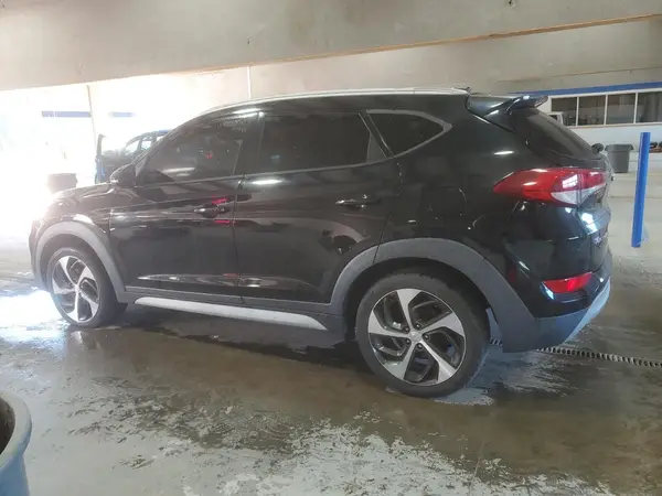 KM8J3CA28HU447625 2017 HYUNDAI TUCSON - Image 2
