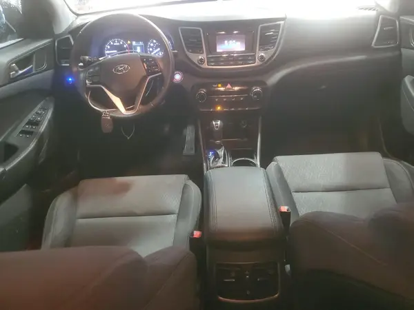 KM8J3CA28HU447625 2017 HYUNDAI TUCSON - Image 8