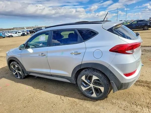 KM8J3CA28HU450315 2017 HYUNDAI TUCSON - Image 2
