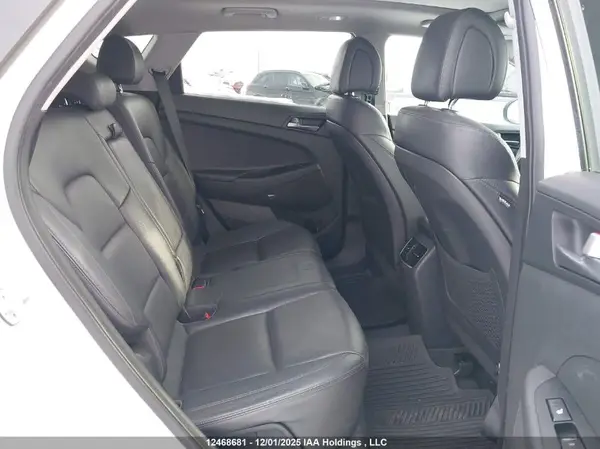 KM8J3CA28HU461752 2017 HYUNDAI TUCSON - Image 8
