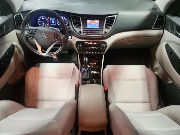 KM8J3CA28HU463467 2017 HYUNDAI TUCSON - Image 8