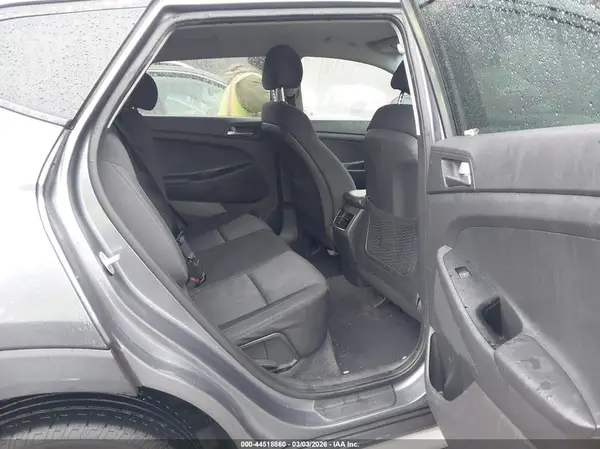 KM8J3CA28HU497473 2017 HYUNDAI TUCSON - Image 8