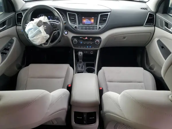 KM8J3CA28HU504079 2017 HYUNDAI TUCSON - Image 8