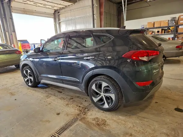 KM8J3CA28HU528768 2017 HYUNDAI TUCSON - Image 2