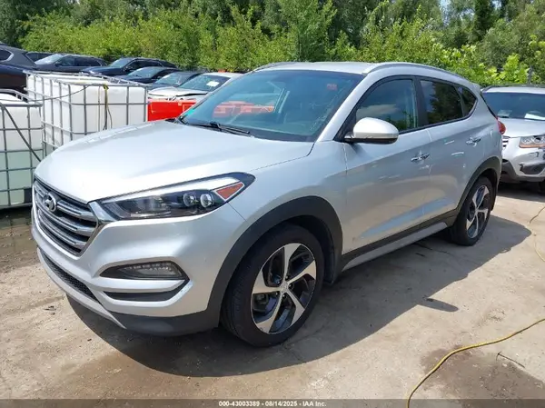 KM8J3CA28HU530875 2017 HYUNDAI TUCSON - Image 2