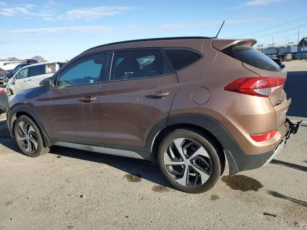 KM8J3CA28HU548230 2017 HYUNDAI TUCSON - Image 2