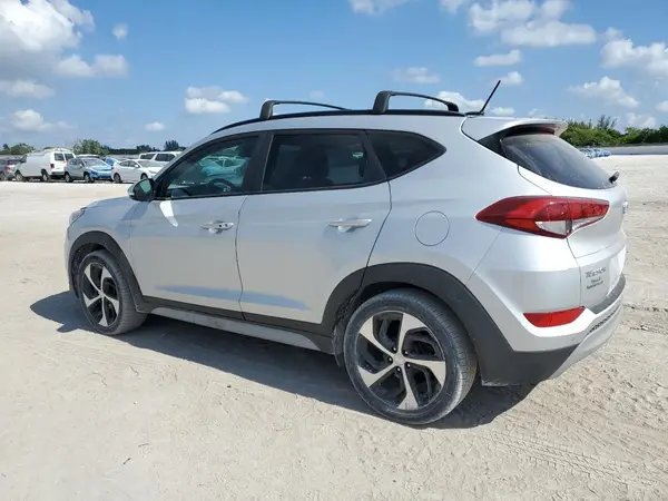 KM8J3CA28HU565173 2017 HYUNDAI TUCSON - Image 2