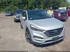 KM8J3CA28HU566551 2017 HYUNDAI TUCSON