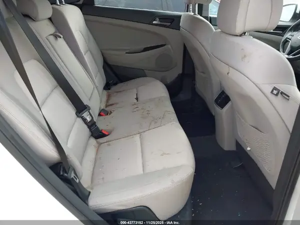 KM8J3CA28HU570695 2017 HYUNDAI TUCSON - Image 8