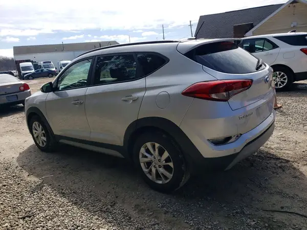 KM8J3CA28HU572382 2017 HYUNDAI TUCSON - Image 2