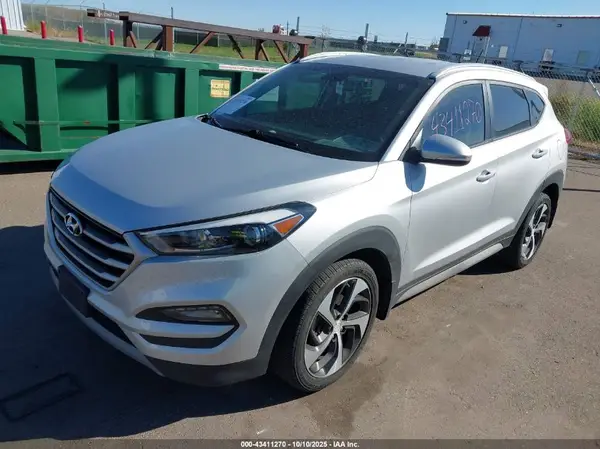 KM8J3CA28HU592616 2017 HYUNDAI TUCSON - Image 2