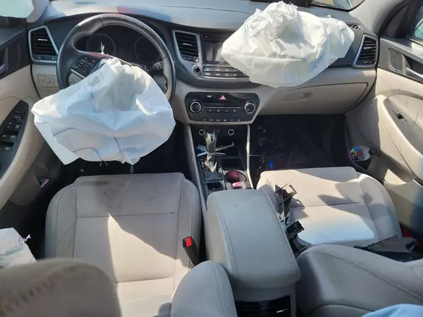 KM8J3CA28HU593555 2017 HYUNDAI TUCSON - Image 8