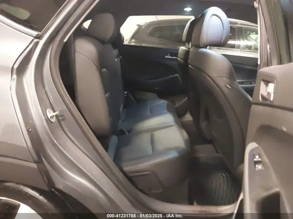 KM8J3CA28HU594656 2017 HYUNDAI TUCSON - Image 8