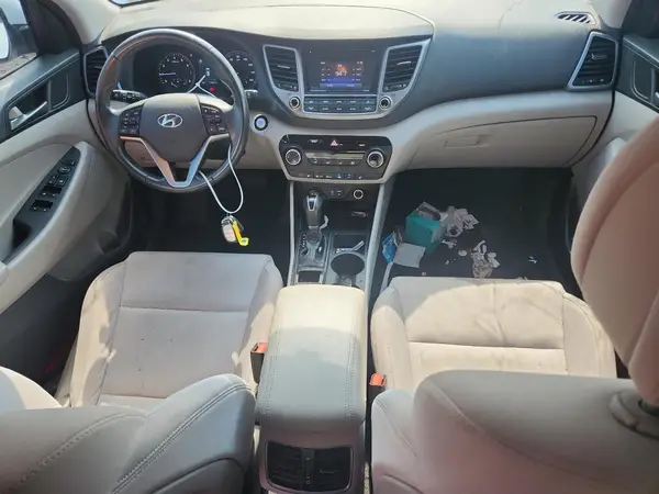 KM8J3CA28HU595015 2017 HYUNDAI TUCSON - Image 8