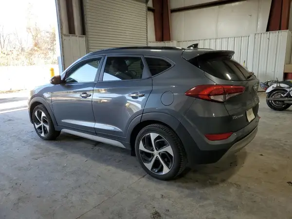 KM8J3CA28JU629248 2018 HYUNDAI TUCSON - Image 2