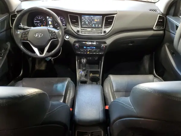 KM8J3CA28JU629248 2018 HYUNDAI TUCSON - Image 8