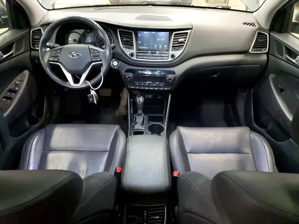 KM8J3CA28JU643814 2018 HYUNDAI TUCSON - Image 8