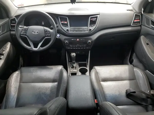 KM8J3CA28JU644168 2018 HYUNDAI TUCSON - Image 8