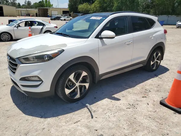 KM8J3CA28JU649175 2018 HYUNDAI TUCSON - Image 1