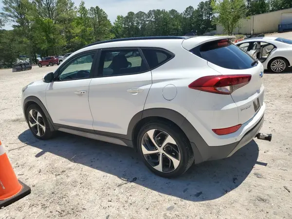 KM8J3CA28JU649175 2018 HYUNDAI TUCSON - Image 2