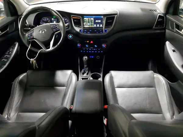 KM8J3CA28JU682029 2018 HYUNDAI TUCSON - Image 8