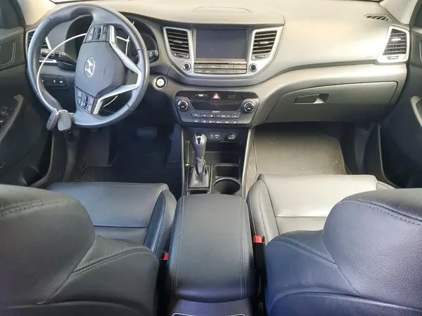 KM8J3CA28JU688722 2018 HYUNDAI TUCSON - Image 8