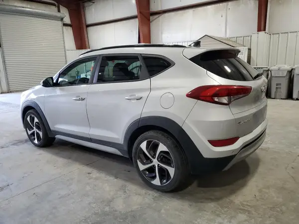 KM8J3CA28JU690065 2018 HYUNDAI TUCSON - Image 2