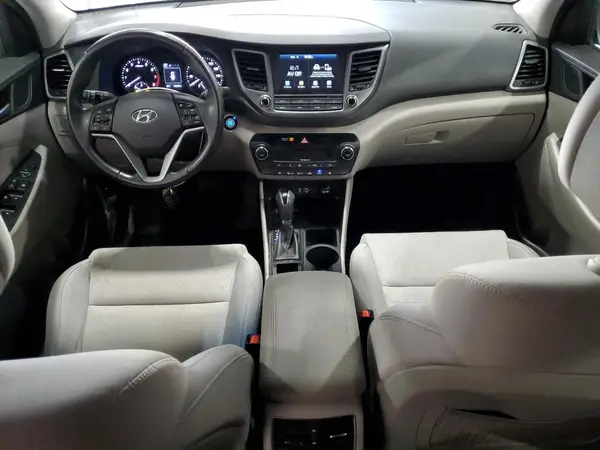 KM8J3CA28JU690065 2018 HYUNDAI TUCSON - Image 8
