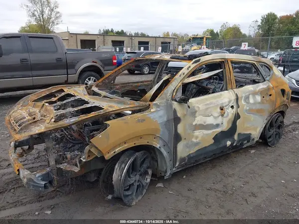 KM8J3CA28JU691250 2018 HYUNDAI TUCSON - Image 2
