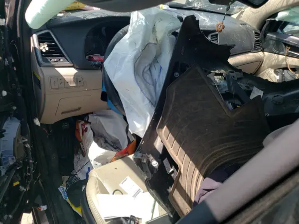 KM8J3CA28JU696738 2018 HYUNDAI TUCSON - Image 8