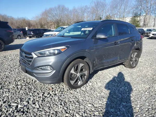 KM8J3CA28JU724490 2018 HYUNDAI TUCSON - Image 1
