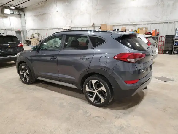 KM8J3CA28JU752659 2018 HYUNDAI TUCSON - Image 2