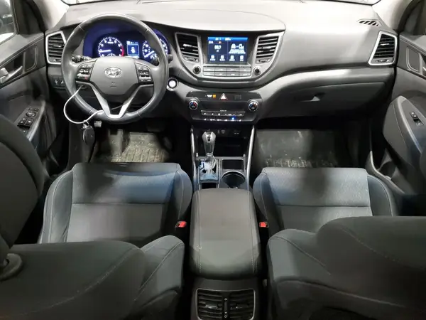 KM8J3CA28JU752659 2018 HYUNDAI TUCSON - Image 8