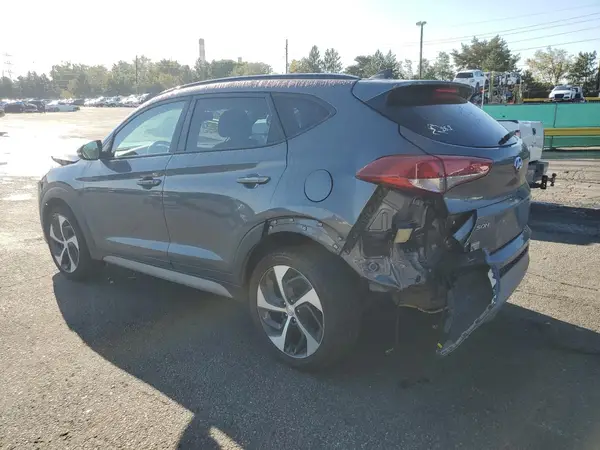 KM8J3CA28JU753150 2018 HYUNDAI TUCSON - Image 2