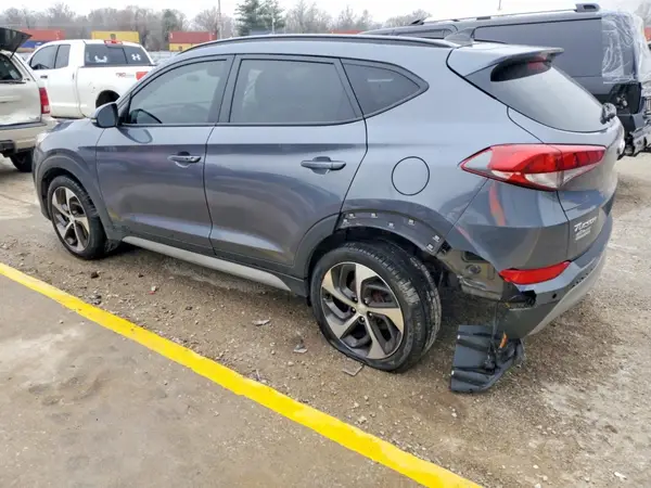 KM8J3CA28JU754654 2018 HYUNDAI TUCSON - Image 2